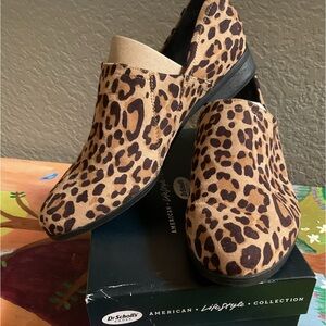 Leopard flats 8.5